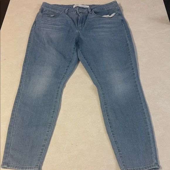 Levi's Mid Rise Skinny Jeans - Light Blueπ― - Picture 1 of 7